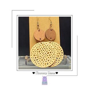 Vintage Inspired Dangle Earrings Classic Natural Wood NEW